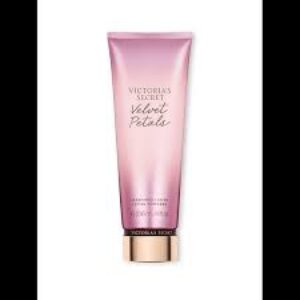 Crema Corporal Victoria’s Secret Velvet Petals 236 ml